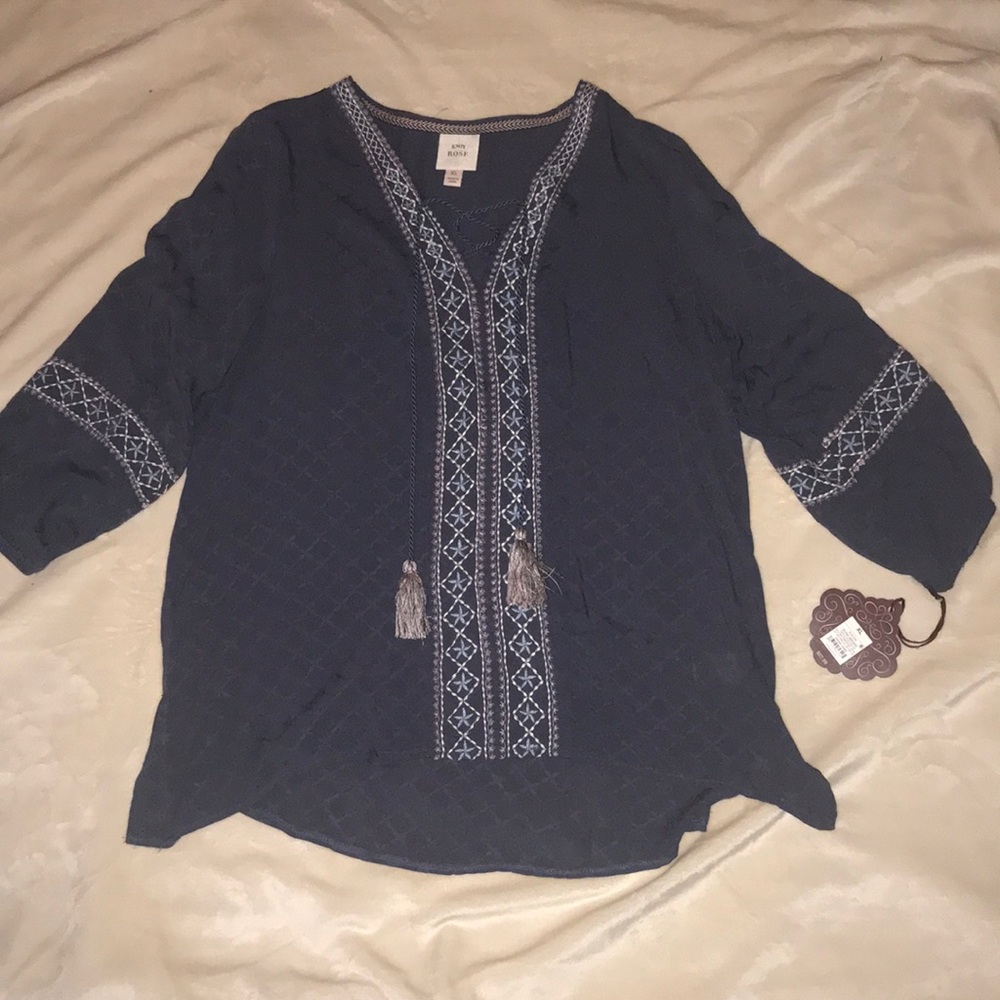 Women’s Knox Rose Pullover top.